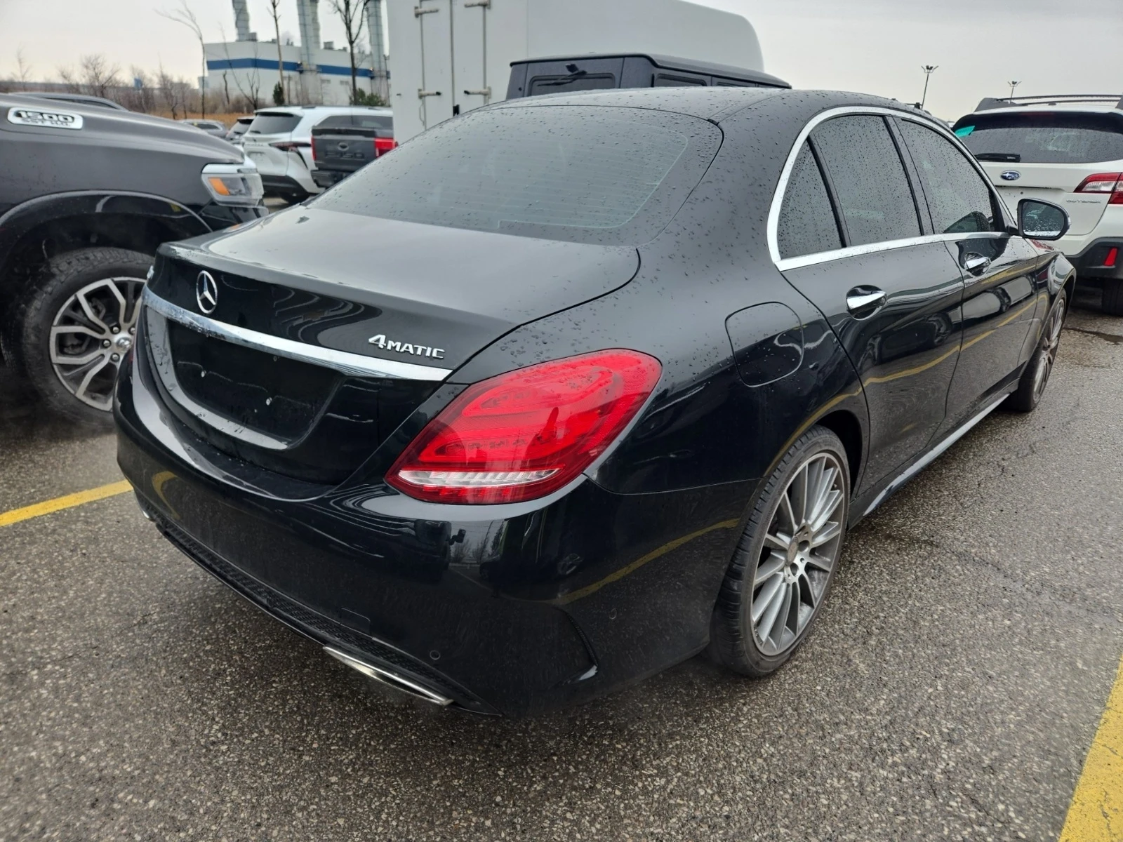 Mercedes-Benz C 400 AMG * KEYLESS * BURMESTER * СЕРВИЗНА ИСТОРИЯ * , снимка 3 - Автомобили и джипове - 54181267