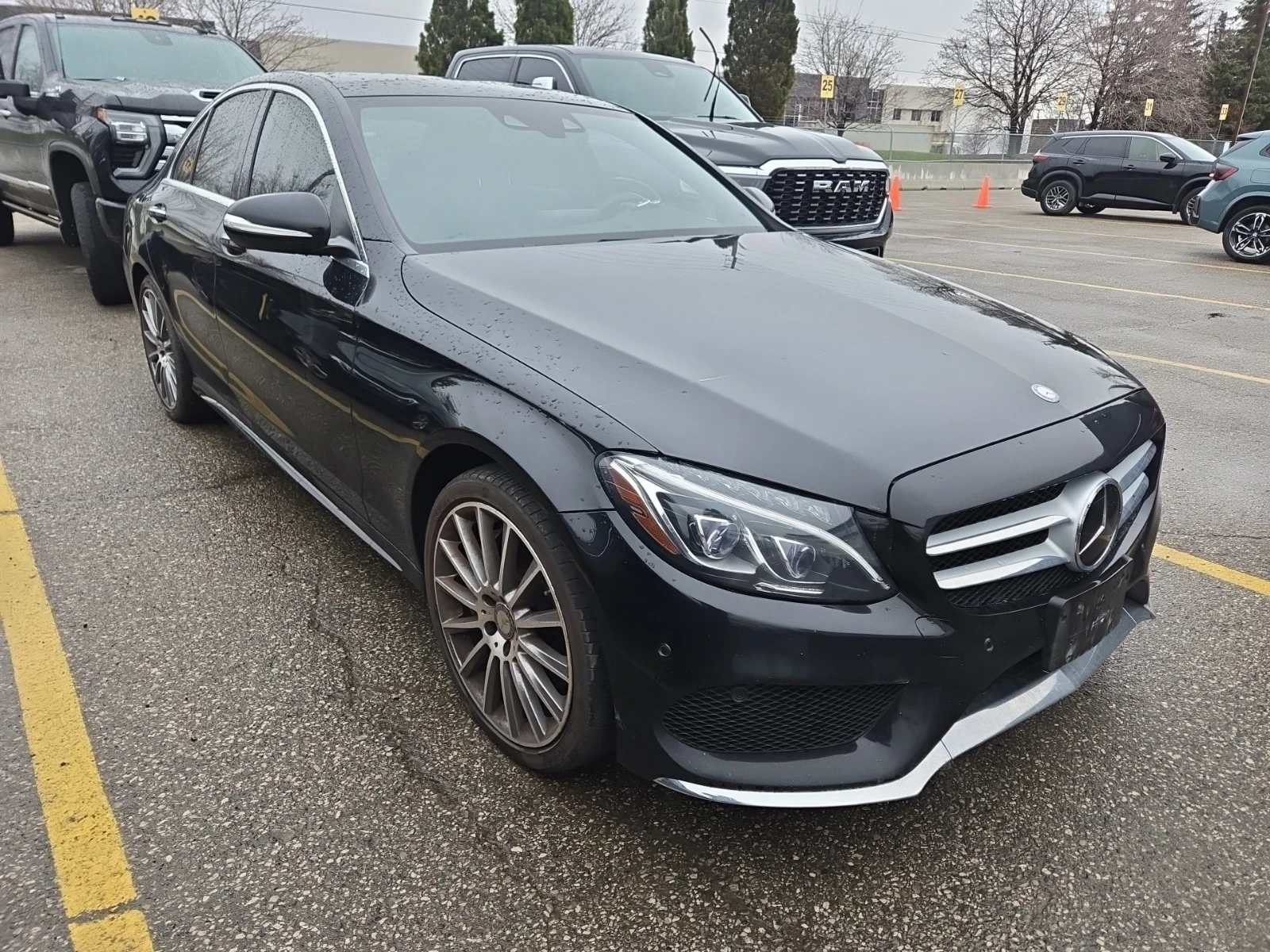 Mercedes-Benz C 400 AMG * KEYLESS * BURMESTER * СЕРВИЗНА ИСТОРИЯ * , снимка 2 - Автомобили и джипове - 54181267