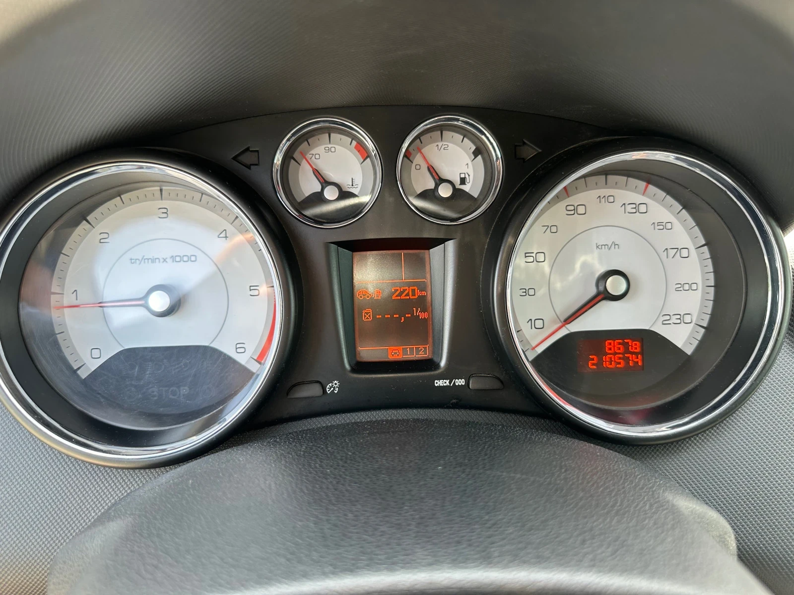 Peugeot 308, снимка 8 - Автомобили и джипове - 54989435