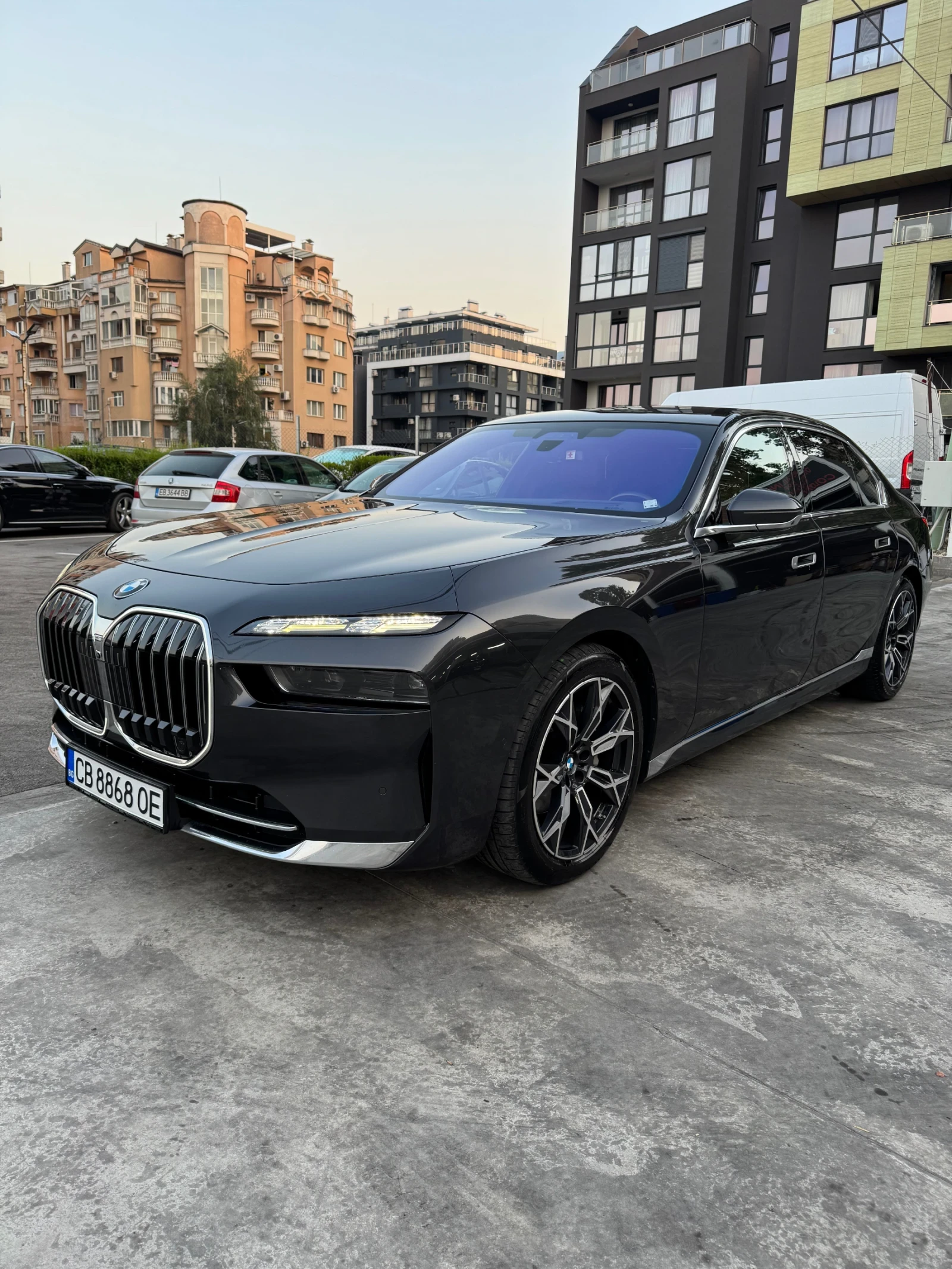 BMW 740 EXECUTIVE / Individual визия Гонов Лизинг, снимка 3 - Автомобили и джипове - 55579569
