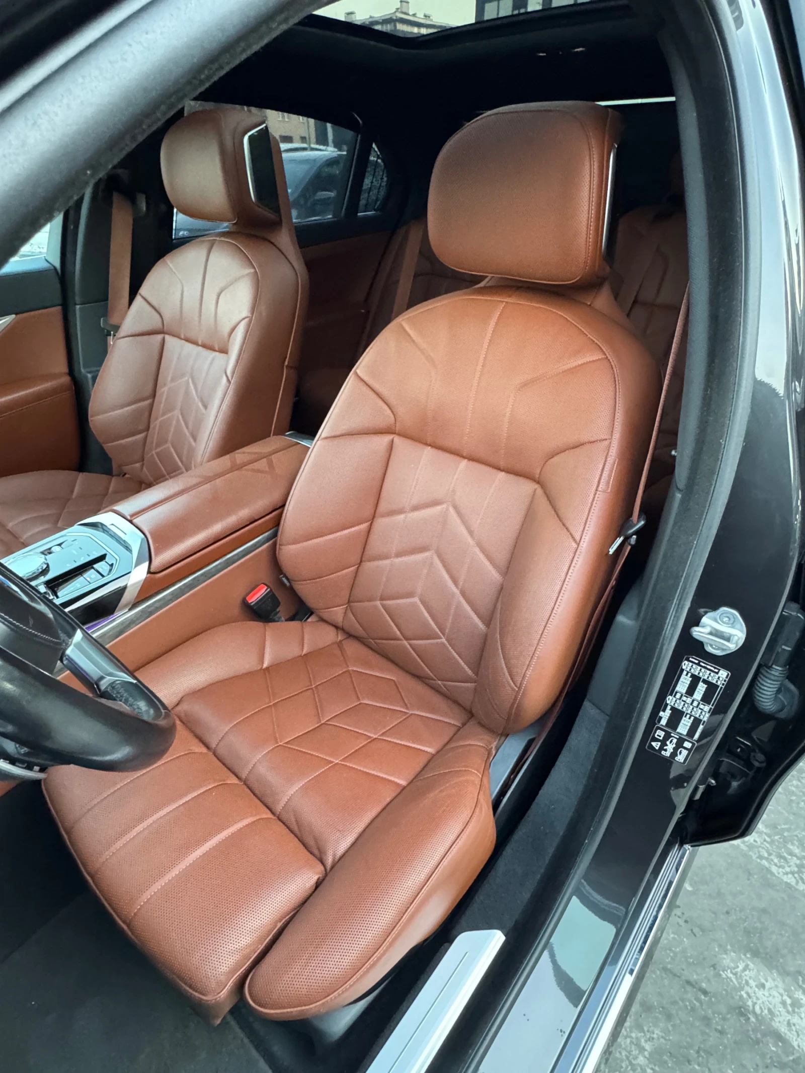 BMW 740 EXECUTIVE / Individual визия Гонов Лизинг, снимка 9 - Автомобили и джипове - 55579569