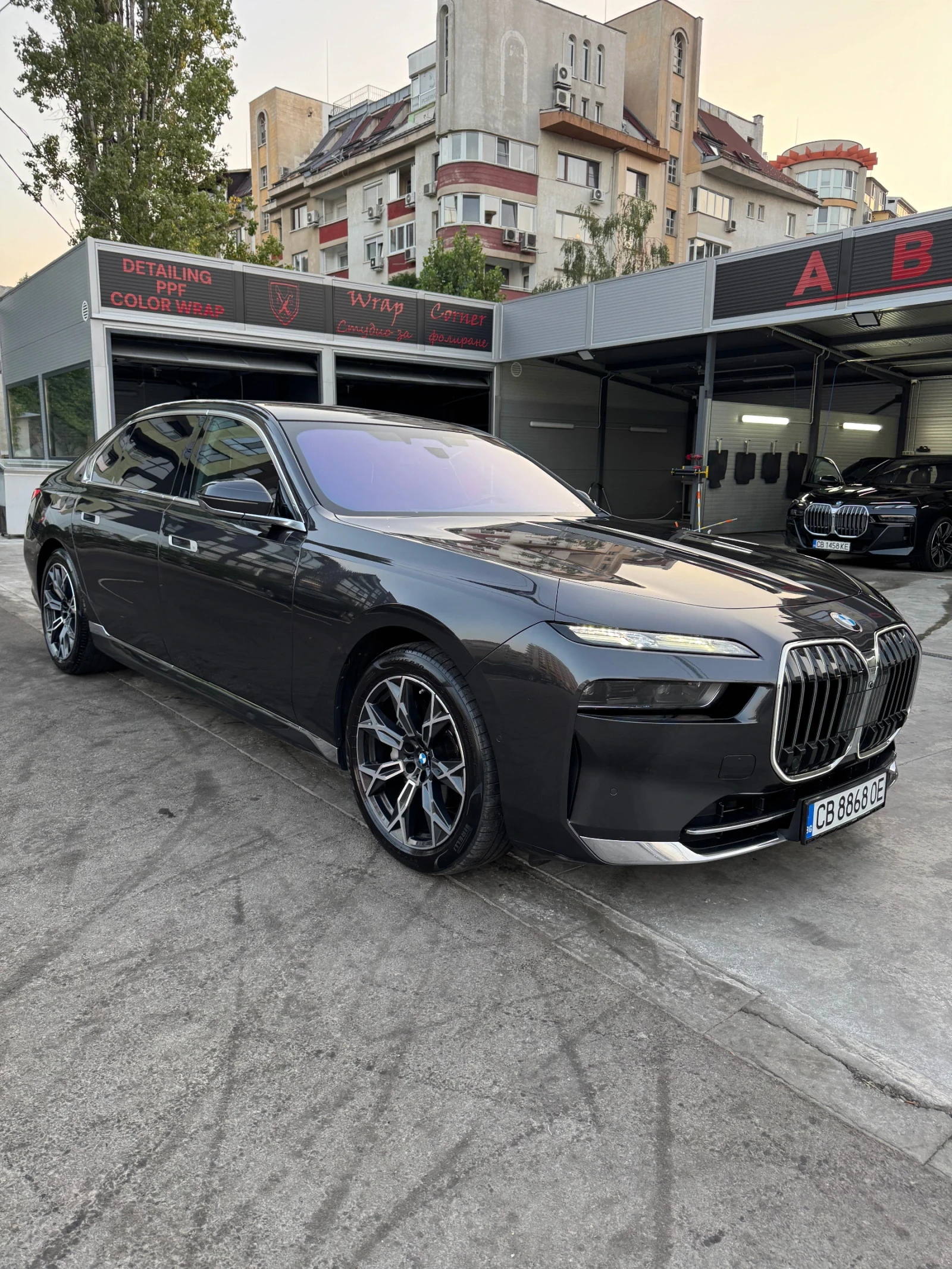 BMW 740 EXECUTIVE / Individual визия Гонов Лизинг, снимка 2 - Автомобили и джипове - 55579569