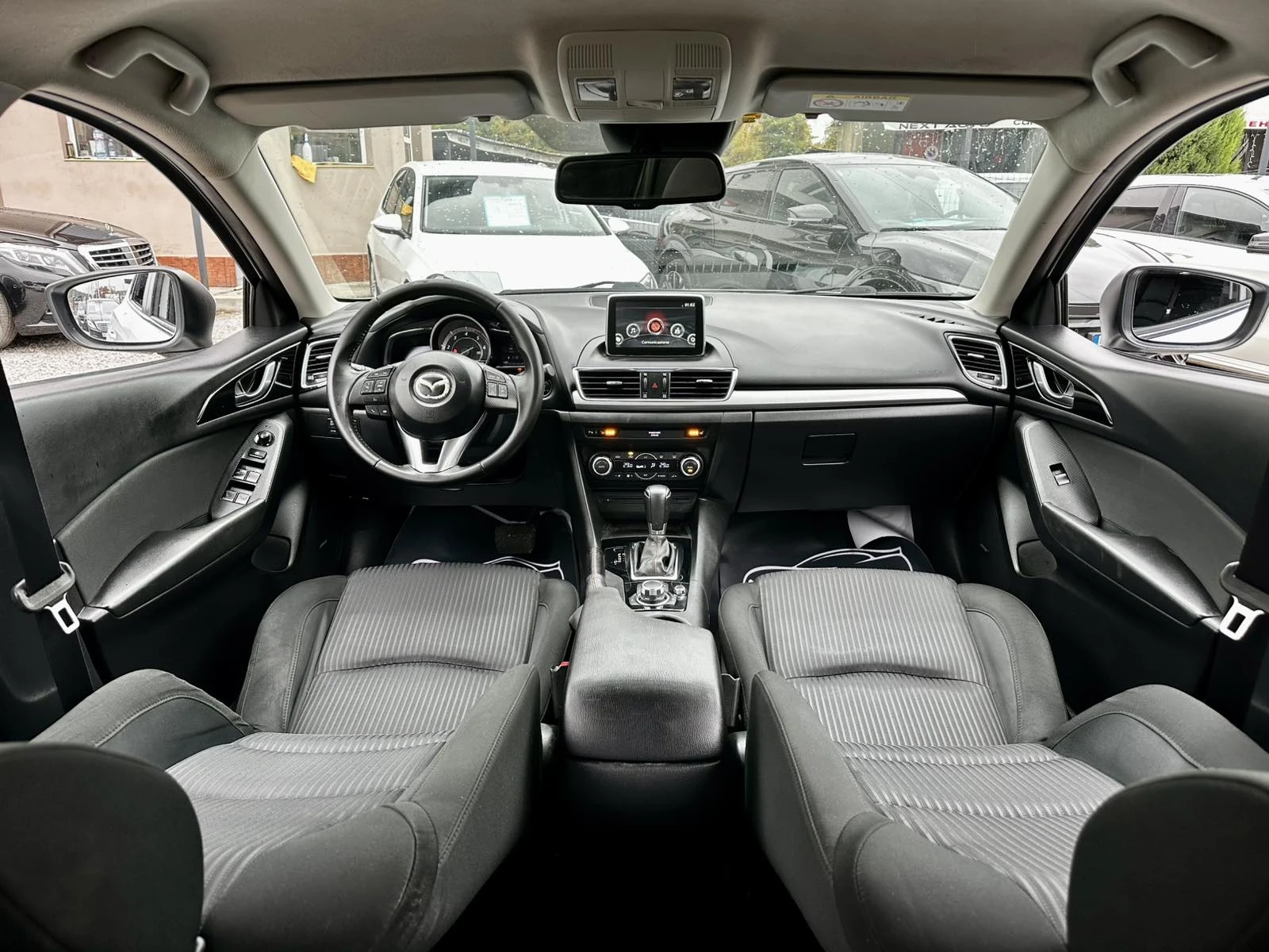 Mazda 3 2.2D 150HP EURO6 BOSE ПОДГРЕВ, снимка 9 - Автомобили и джипове - 56504079