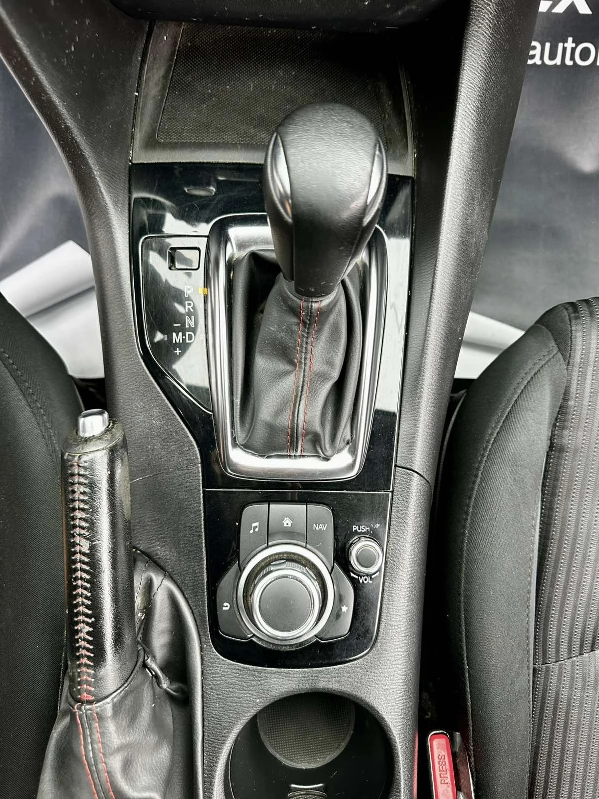 Mazda 3 2.2D 150HP EURO6 BOSE ПОДГРЕВ, снимка 11 - Автомобили и джипове - 56504079