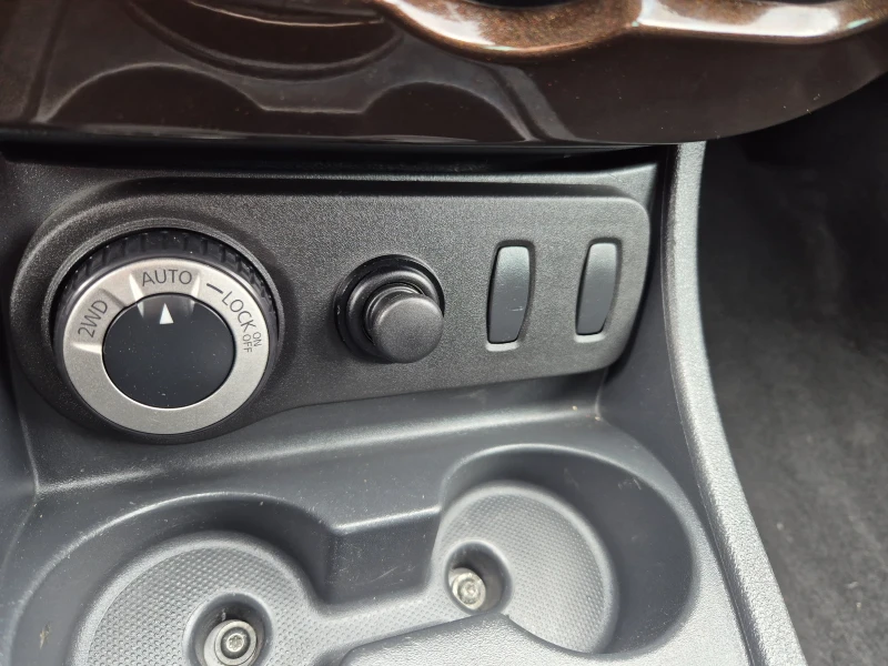 Dacia Duster 1.5 DCI 4x4, снимка 11 - Автомобили и джипове - 49722763