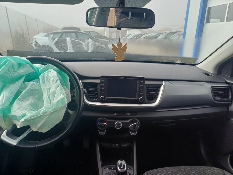 Kia Stonic 1.0i turbo GDI-100кс, снимка 7 - Автомобили и джипове - 52386386
