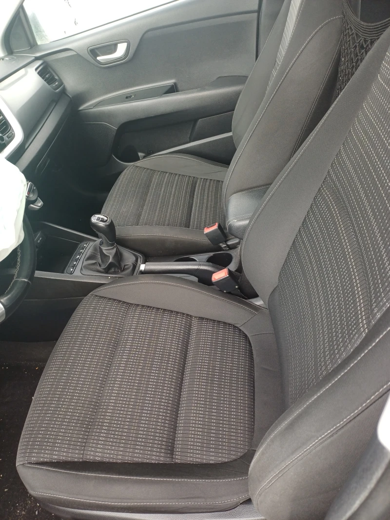 Kia Stonic 1.0i turbo GDI-100кс, снимка 9 - Автомобили и джипове - 52386386