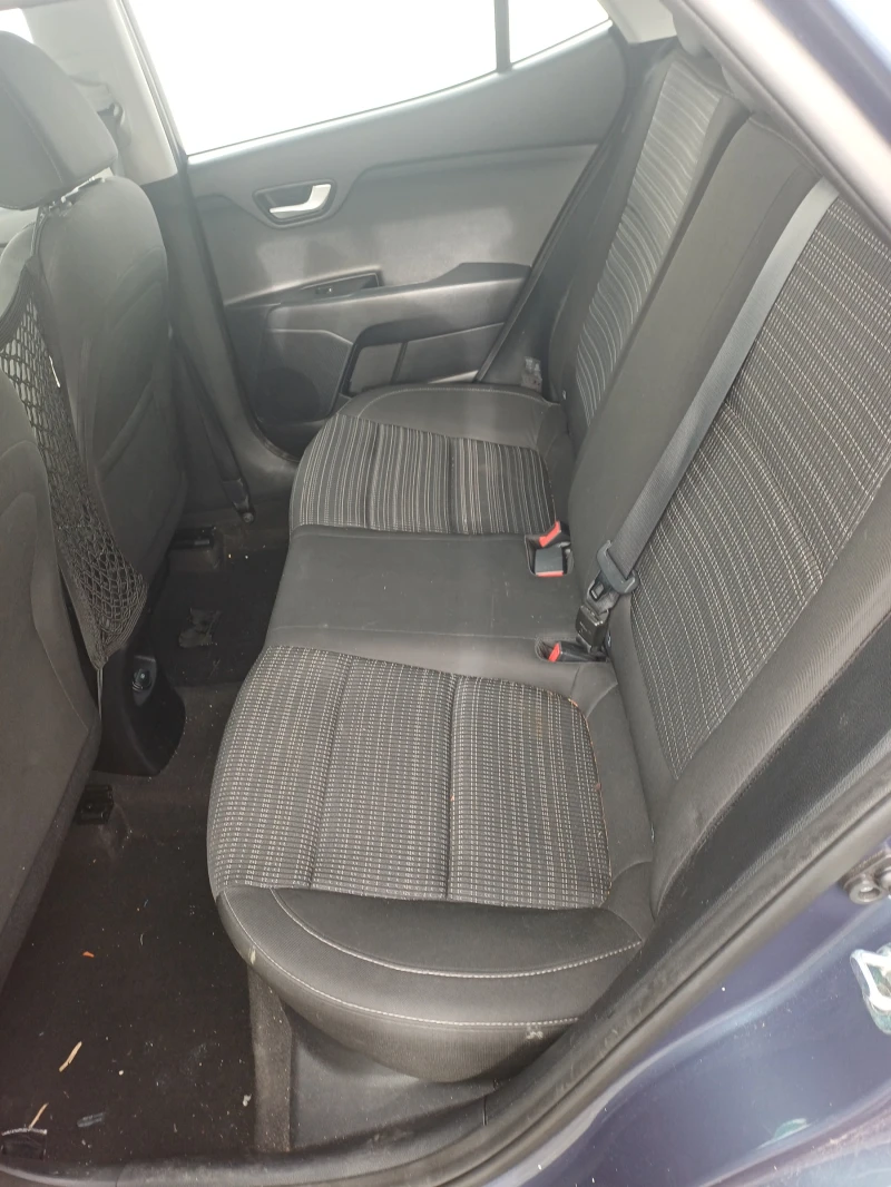 Kia Stonic 1.0i turbo GDI-100кс, снимка 6 - Автомобили и джипове - 52386386