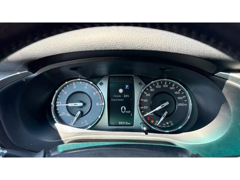 Toyota Hilux 2.4 D-4D AWD CVT EXECUTIVE, снимка 14 - Автомобили и джипове - 54862795