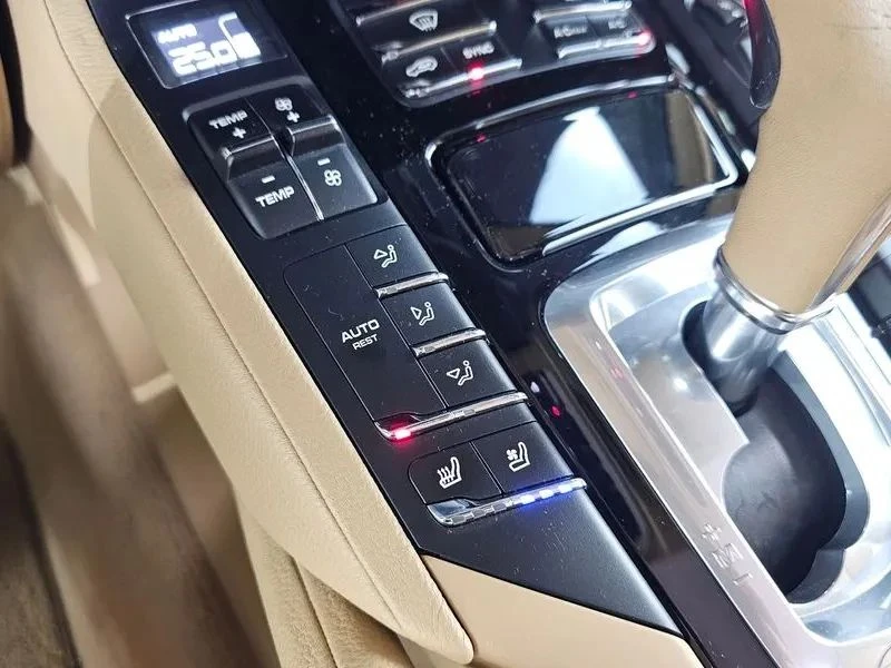 Porsche Cayenne, снимка 16 - Автомобили и джипове - 56727707