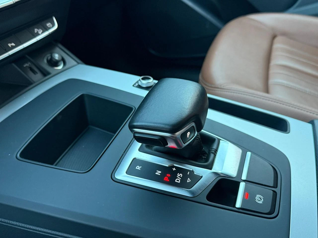 Audi Q5 KOMFORT * CARFAX *    | Mobile.bg   9