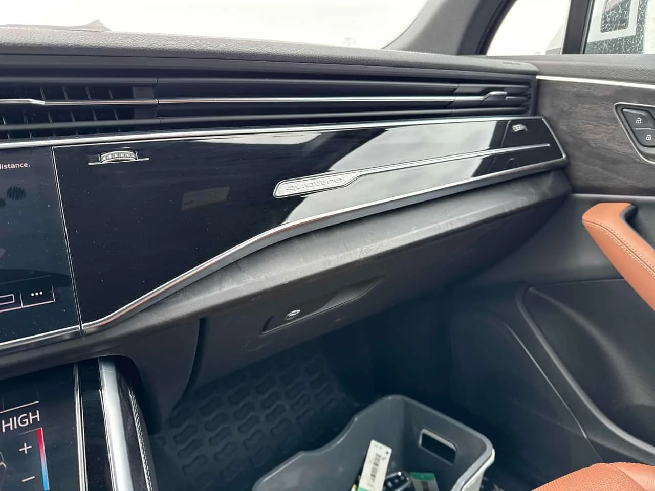 Audi Q7 * Progressiv * CARFAX * БЕЗ ПЪРВОНАЧАЛНА ВНОСКА, снимка 13 - Автомобили и джипове - 53728851