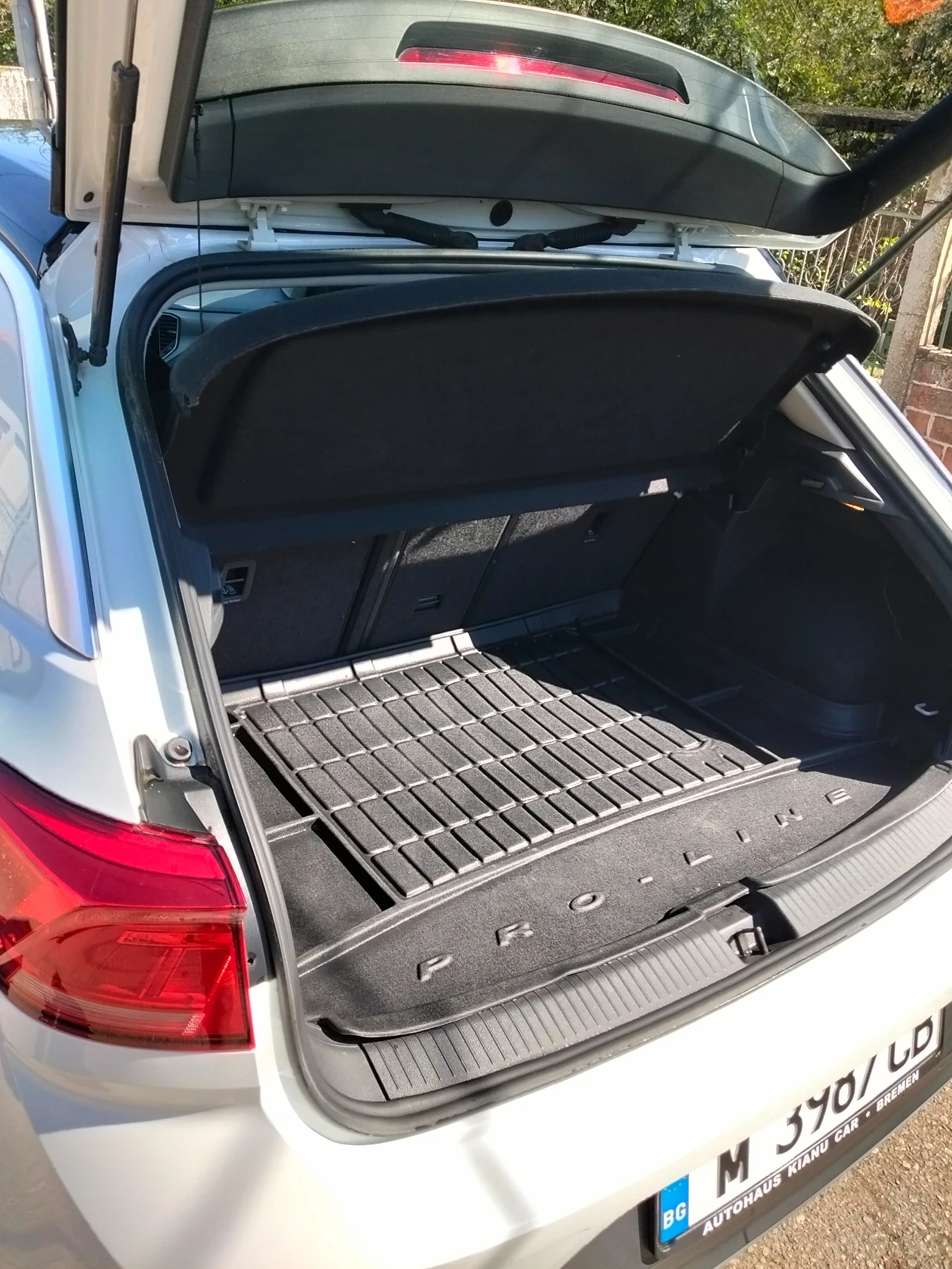 VW T-Roc, снимка 5 - Автомобили и джипове - 55779699