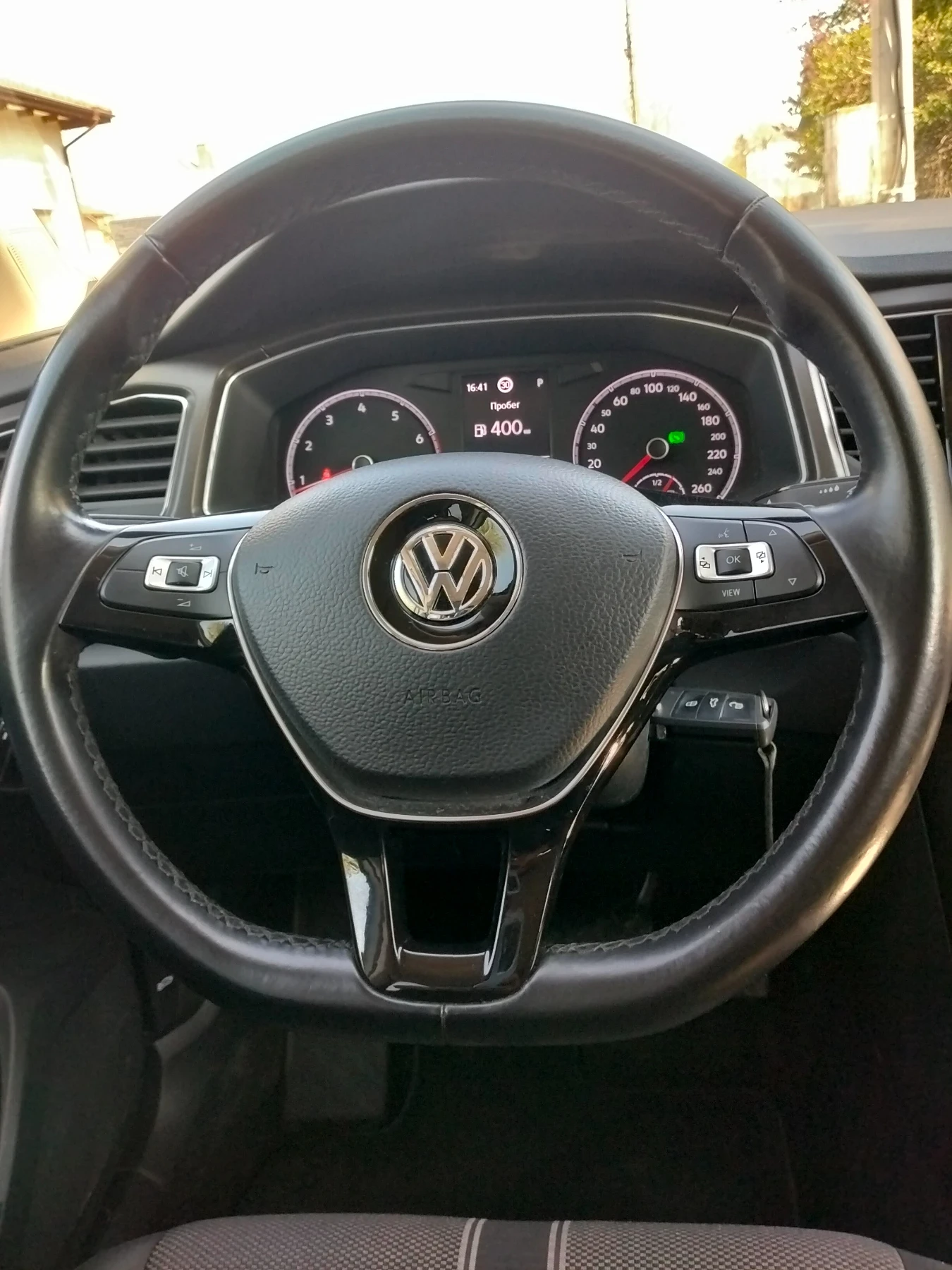VW T-Roc, снимка 13 - Автомобили и джипове - 55779699