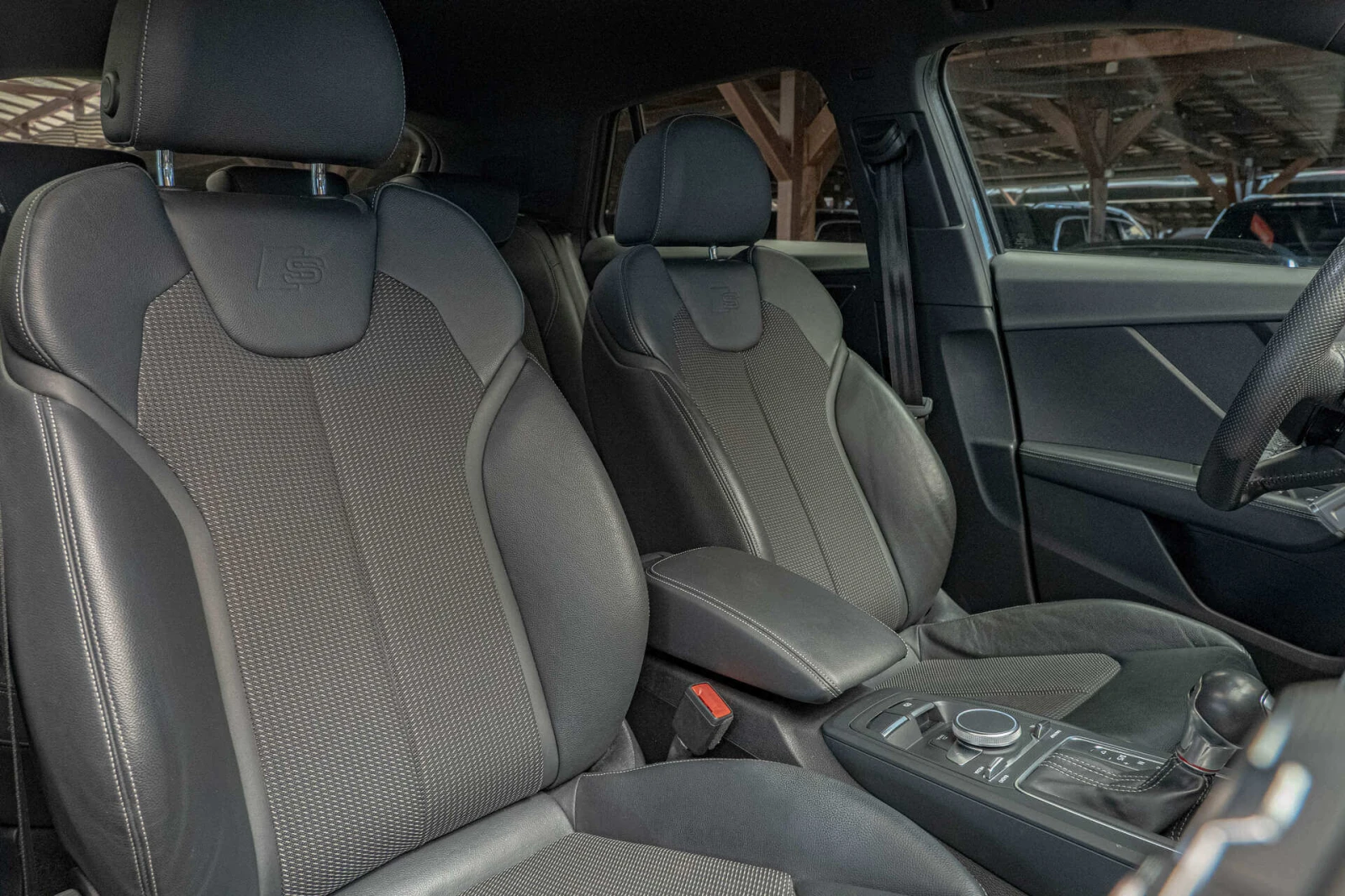 Audi Q2 SQ2/2.0TFSI/Bang&Olufsen/HuD/Virtual/Dist./Side As, снимка 10 - Автомобили и джипове - 55824777