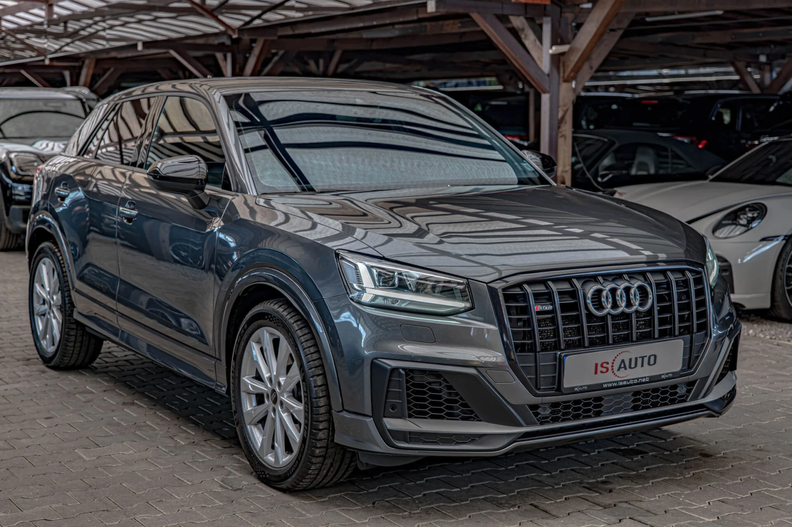 Audi Q2 SQ2/2.0TFSI/Bang&Olufsen/HuD/Virtual/Dist./Side As, снимка 2 - Автомобили и джипове - 55824777