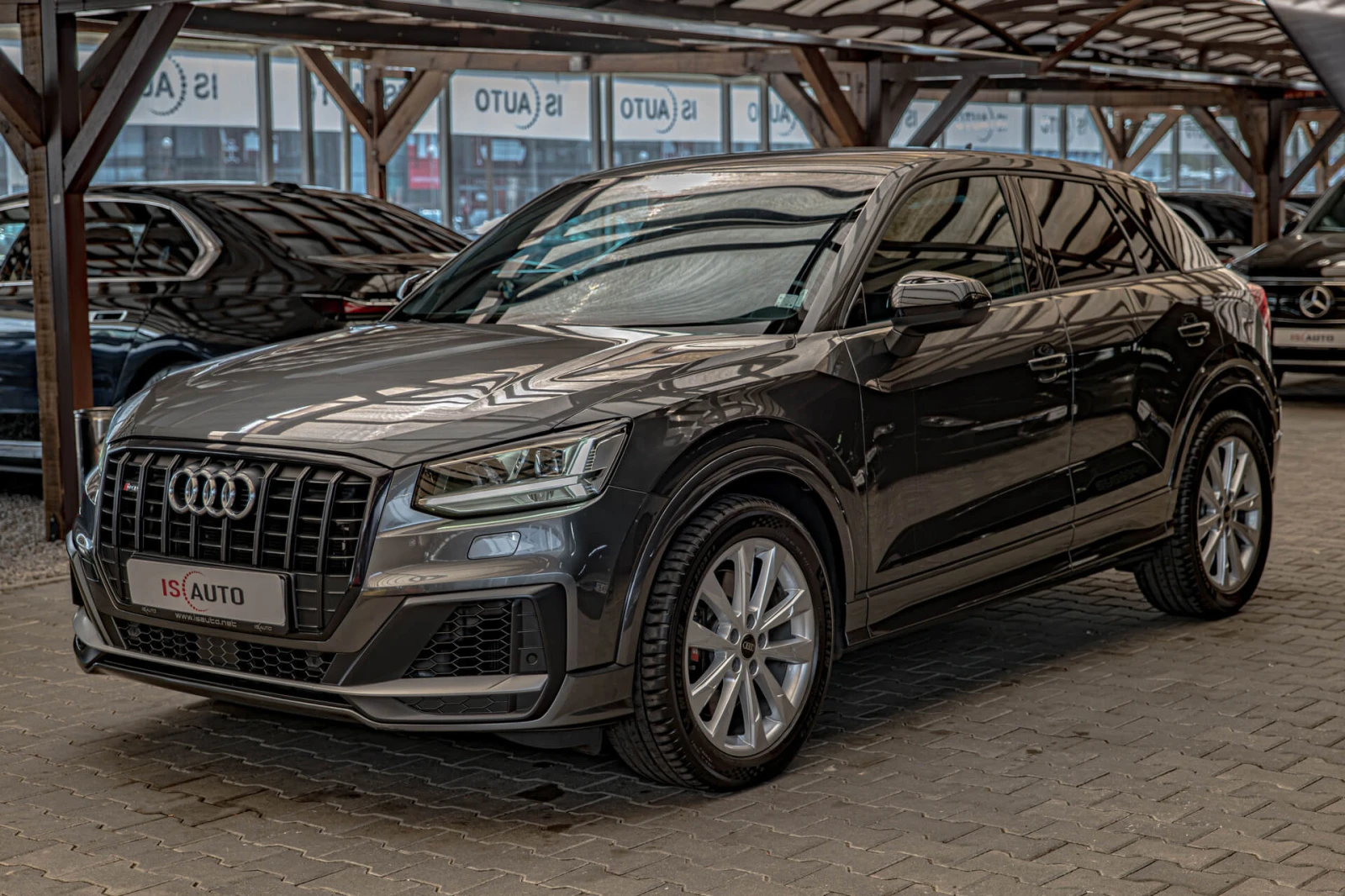 Audi Q2 SQ2/2.0TFSI/Bang&Olufsen/HuD/Virtual/Dist./Side As, снимка 3 - Автомобили и джипове - 55824777