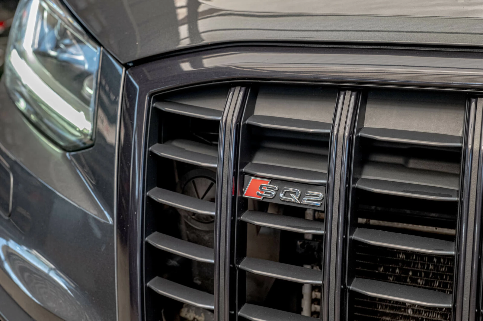 Audi Q2 SQ2/2.0TFSI/Bang&Olufsen/HuD/Virtual/Dist./Side As, снимка 7 - Автомобили и джипове - 55824777