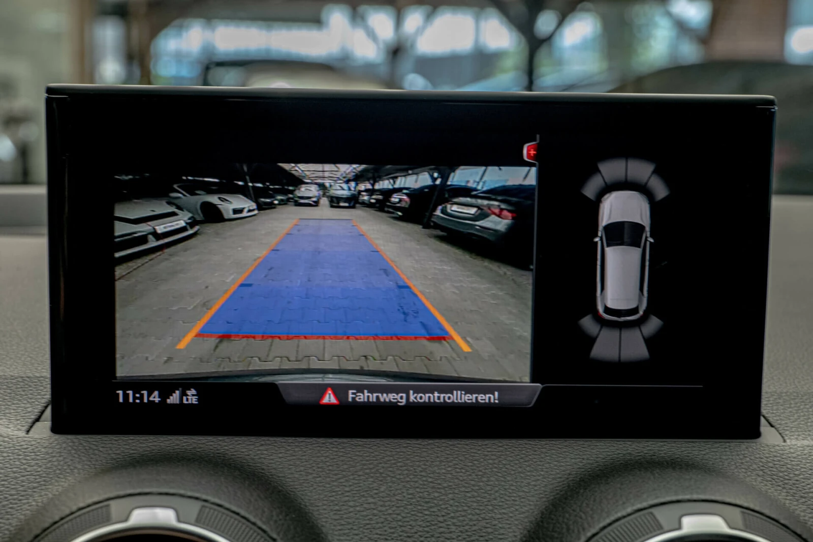Audi Q2 SQ2/2.0TFSI/Bang&Olufsen/HuD/Virtual/Dist./Side As, снимка 12 - Автомобили и джипове - 55824777