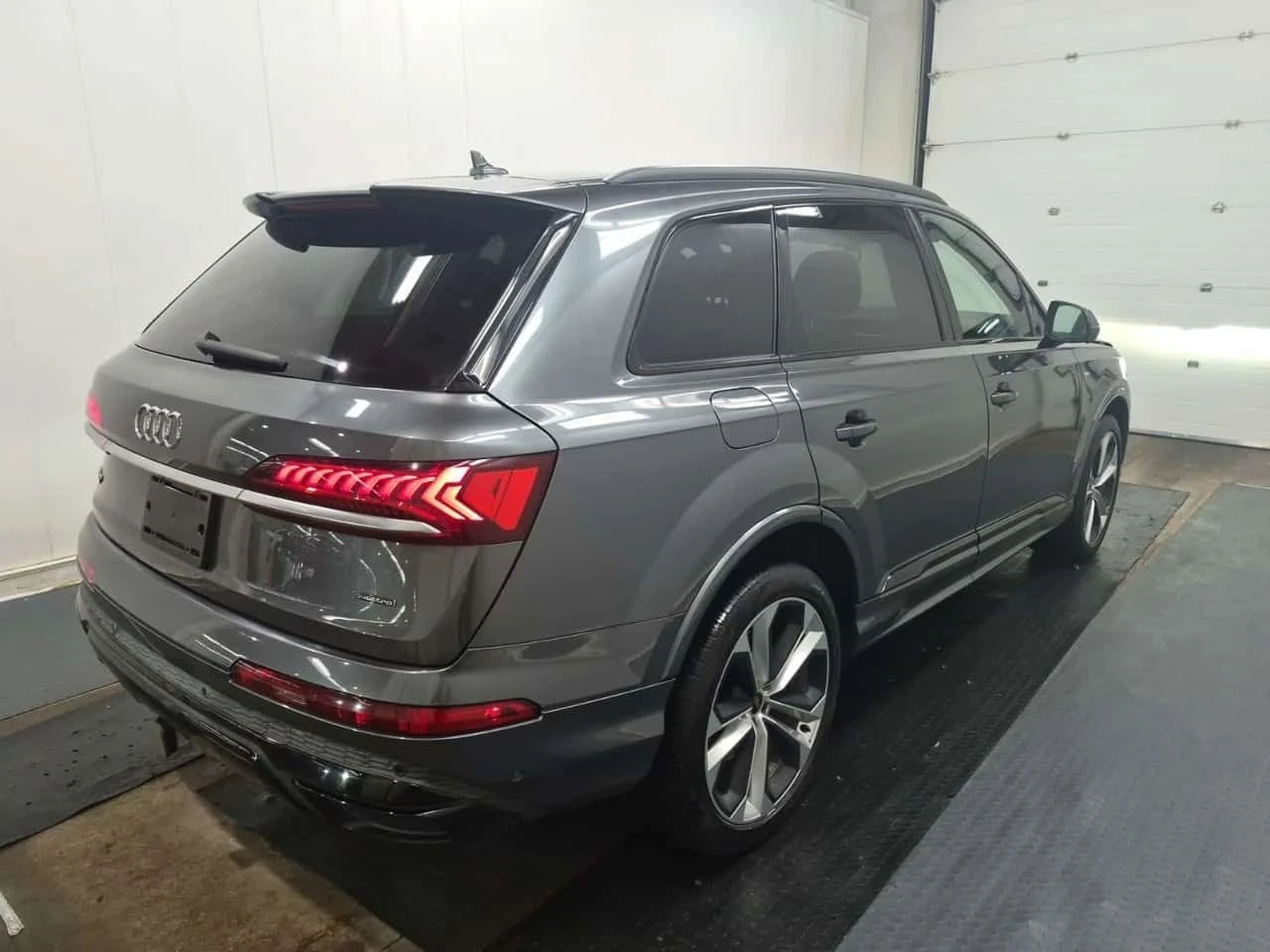 Audi Q7, снимка 2 - Автомобили и джипове - 56685863