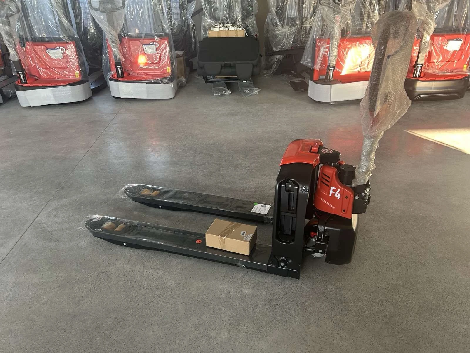 Електрокар EP Equipment F4, снимка 1