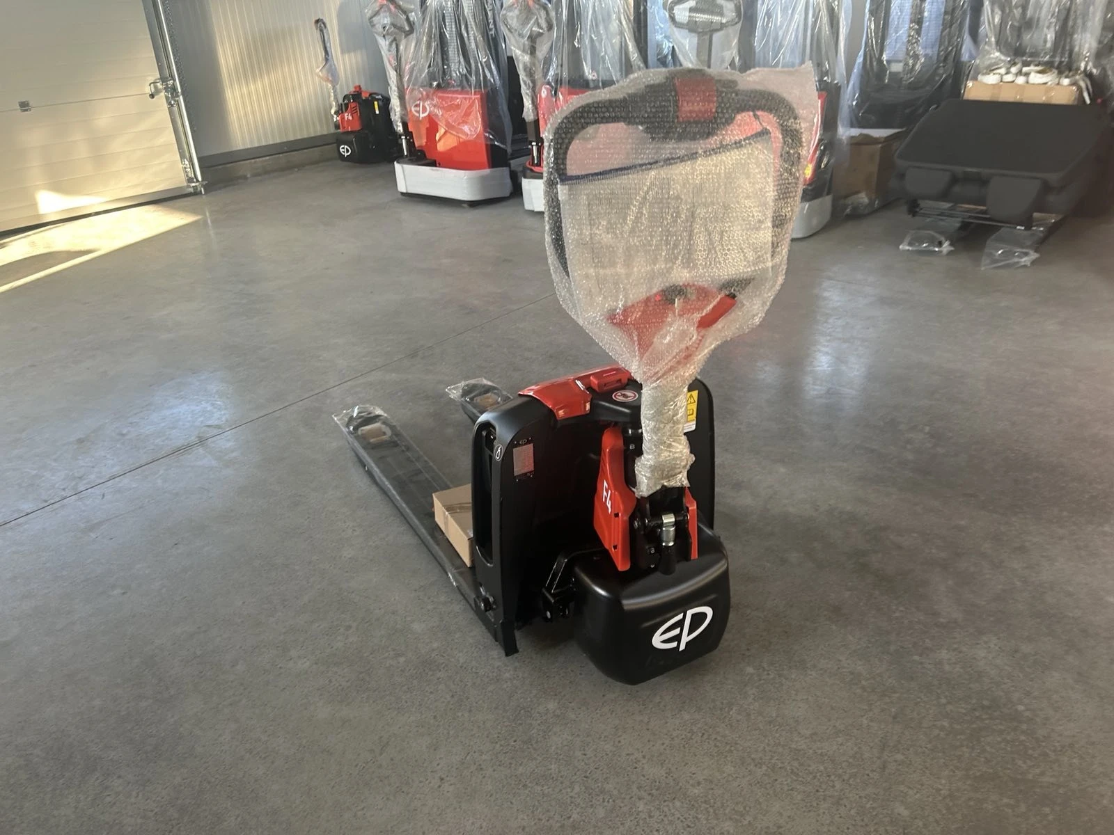  EP Equipment F4 | Mobile.bg   2