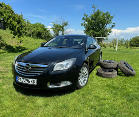 Opel Insignia, снимка 1 - Автомобили и джипове - 45698138