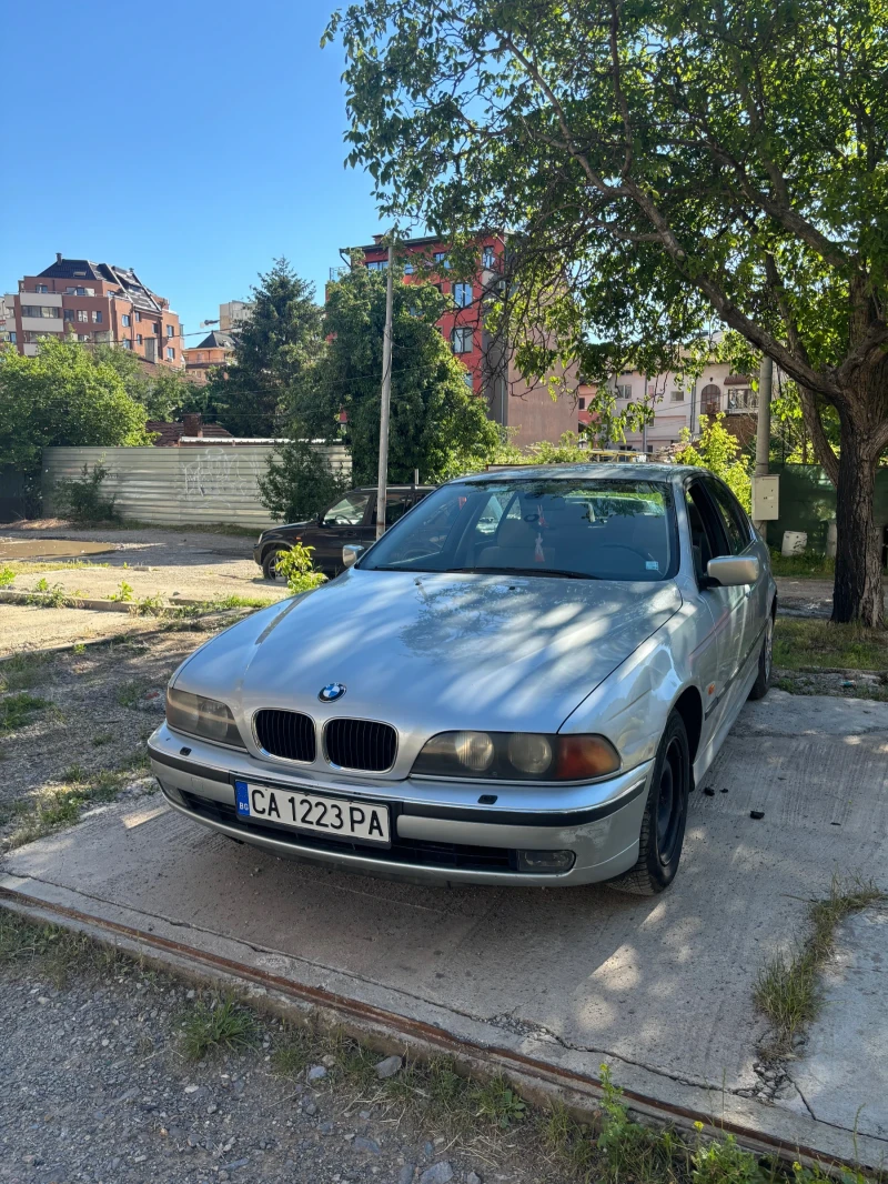 BMW 520, снимка 1 - Автомобили и джипове - 47622702