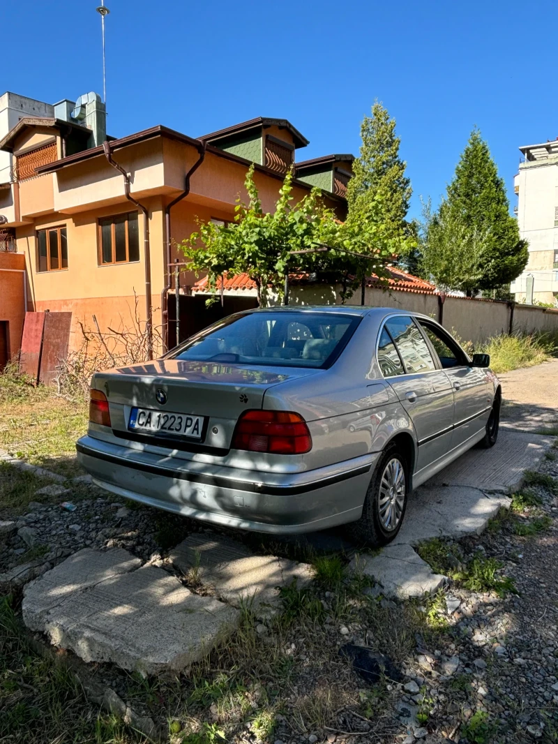 BMW 520, снимка 4 - Автомобили и джипове - 47622702