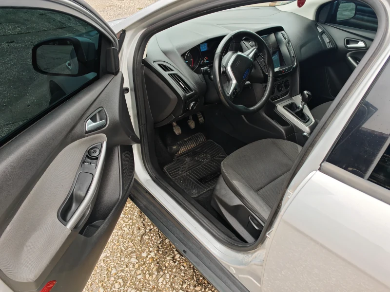 Ford Focus 1.6 TDCI, снимка 9 - Автомобили и джипове - 47699366