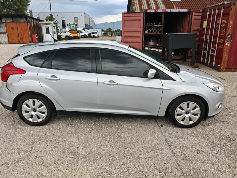 Ford Focus 1.6 TDCI, снимка 3 - Автомобили и джипове - 47699366