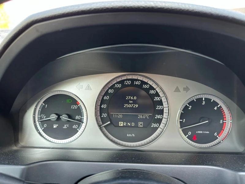 Mercedes-Benz C 320, снимка 8 - Автомобили и джипове - 49114735