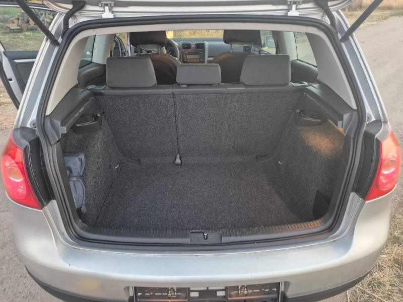 VW Golf 1.6 FSI, снимка 8 - Автомобили и джипове - 51121853