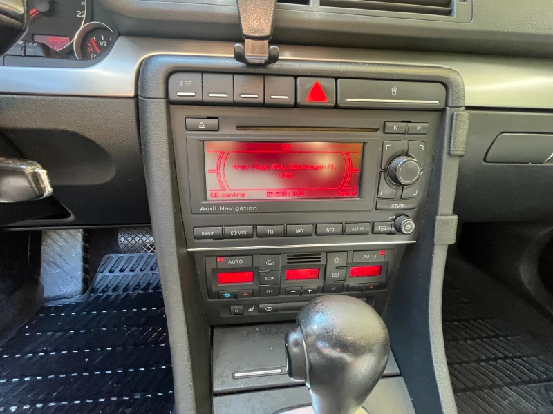 Audi A4, снимка 9 - Автомобили и джипове - 52460404