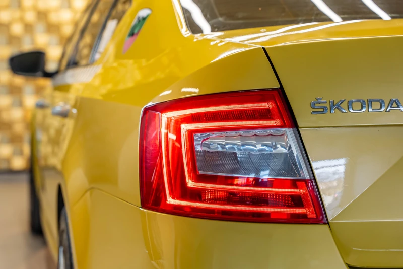 Skoda Octavia 1.6 TDI, снимка 6 - Автомобили и джипове - 52536801
