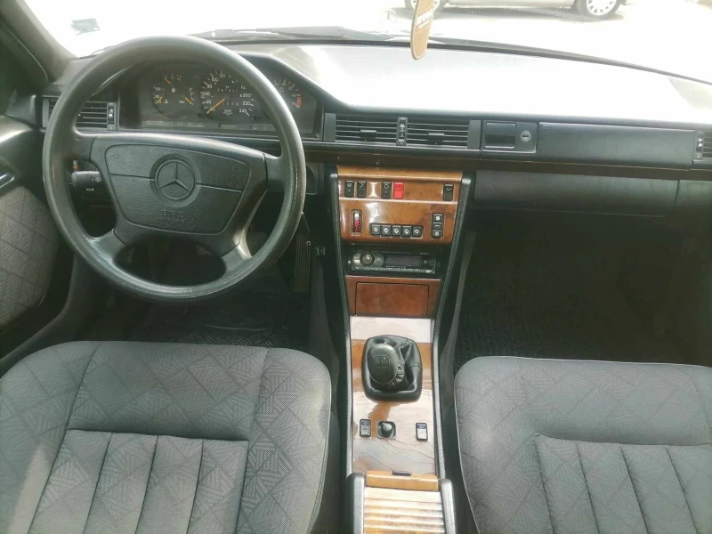 Mercedes-Benz 124, снимка 4 - Автомобили и джипове - 52789989