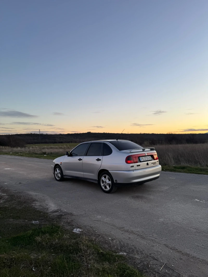 Seat Cordoba GTI 150кс., снимка 4 - Автомобили и джипове - 52949465