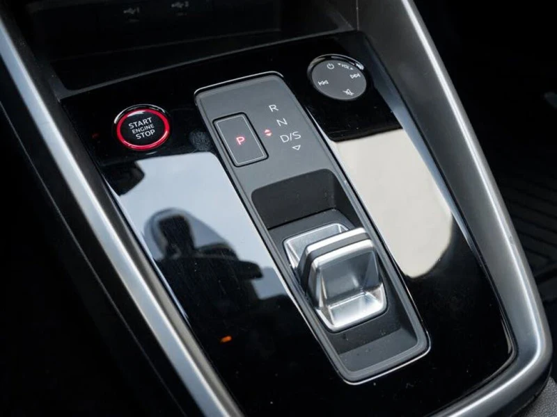 Audi S3 2.0T quattro Technik* HeadUp* AвтоКредит* (ЦЕНА ДО, снимка 14 - Автомобили и джипове - 53447878