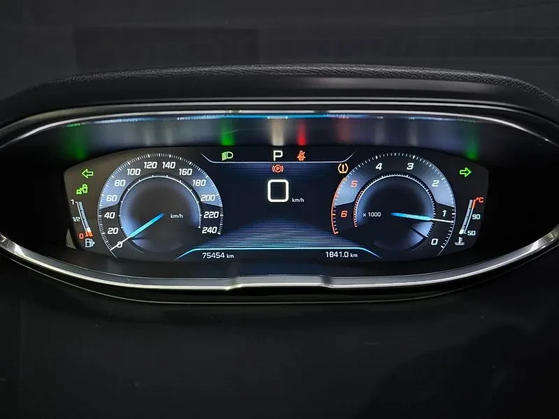 Peugeot 3008 1.6 BlueHDI, снимка 8 - Автомобили и джипове - 54298742