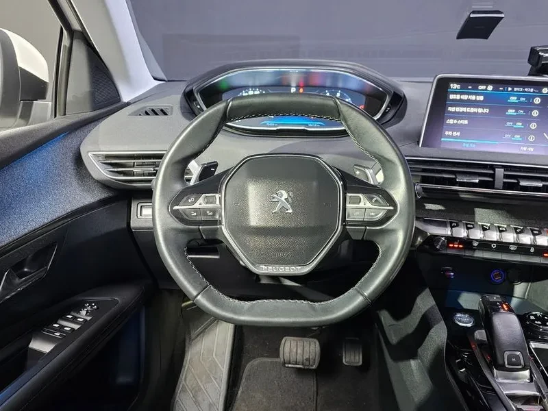 Peugeot 3008 1.6 BlueHDI, снимка 13 - Автомобили и джипове - 54298742