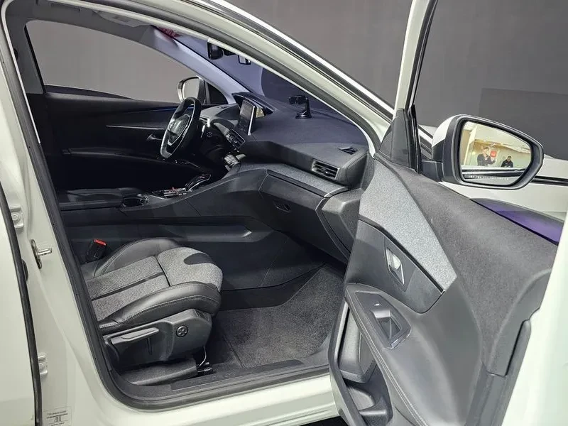 Peugeot 3008 1.6 BlueHDI, снимка 10 - Автомобили и джипове - 54298742