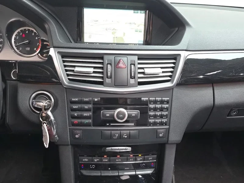 Mercedes-Benz E 200  W212 E200 Cgi Avant Garde, снимка 12 - Автомобили и джипове - 54925456