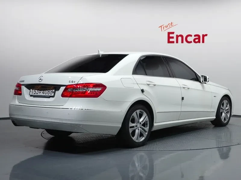 Mercedes-Benz E 200  W212 E200 Cgi Avant Garde, снимка 2 - Автомобили и джипове - 54925456