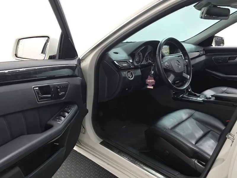 Mercedes-Benz E 200  W212 E200 Cgi Avant Garde, снимка 10 - Автомобили и джипове - 54925456