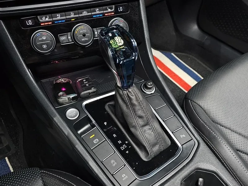 VW Jetta 7Th Generation 1.4 Tsi Prestige, снимка 9 - Автомобили и джипове - 55221803