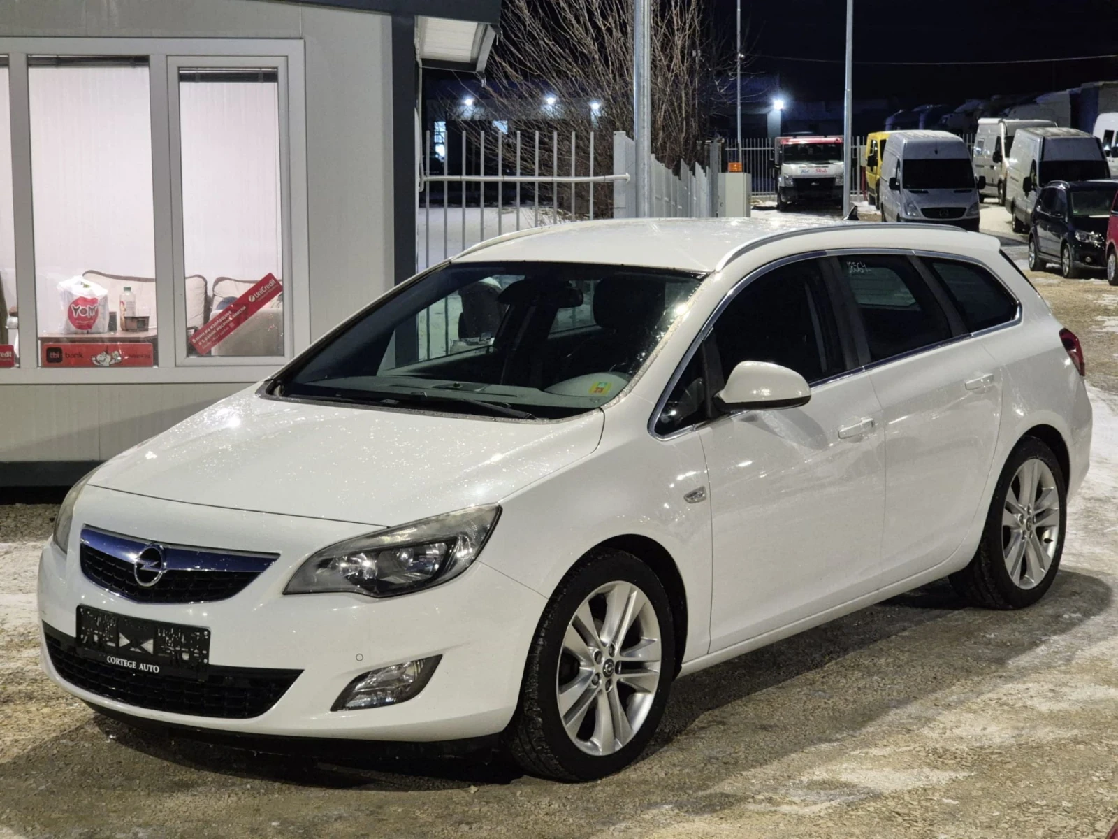 Opel Astra 1.4i SPORTS TOURER, снимка 1