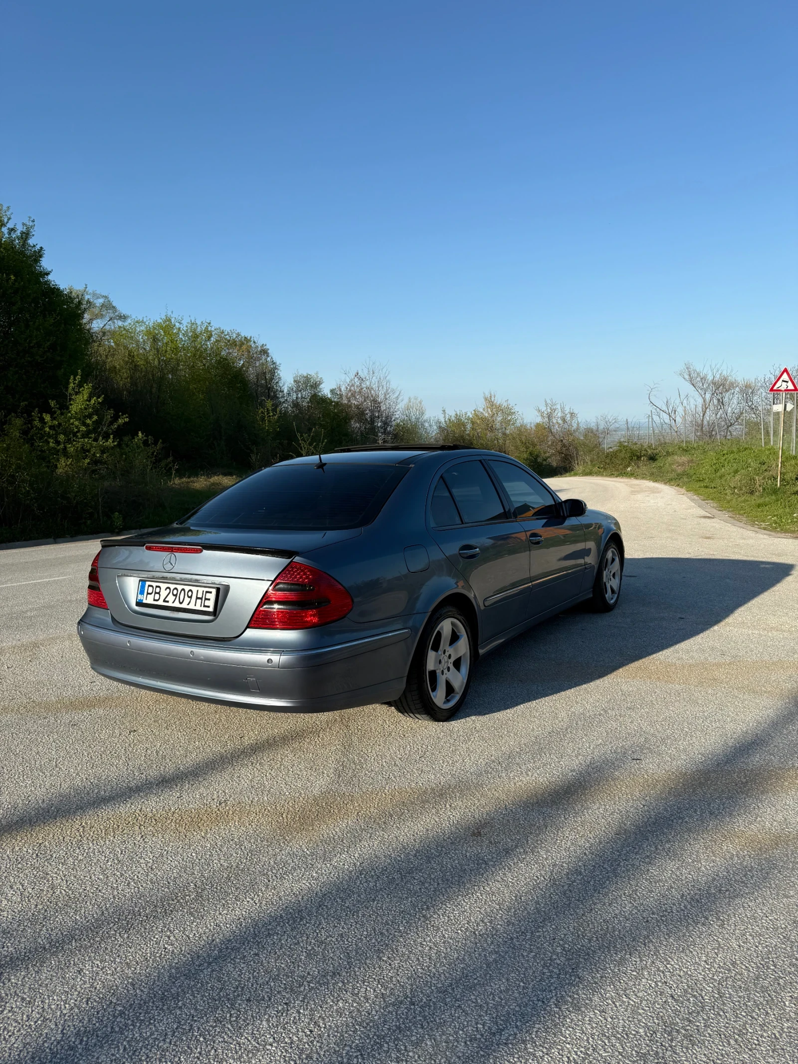Mercedes-Benz E 320  - изображение 3