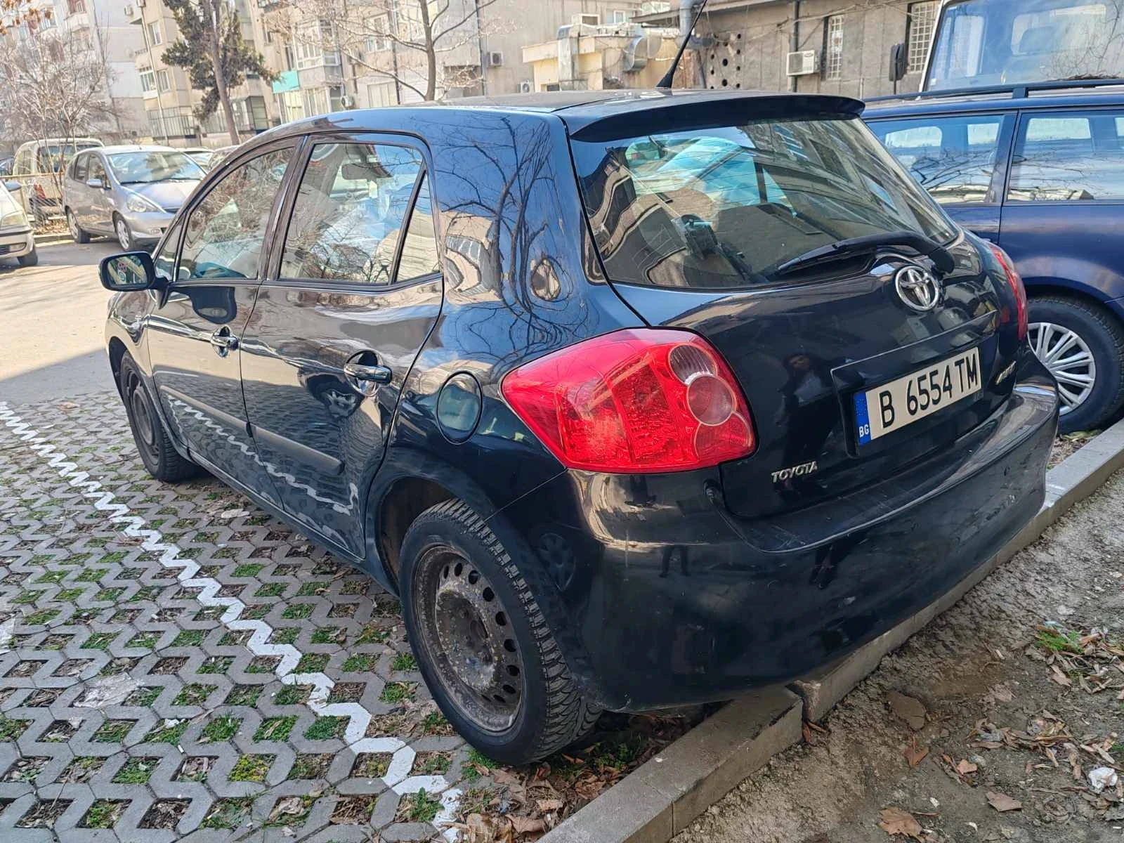 Toyota Auris  - изображение 2