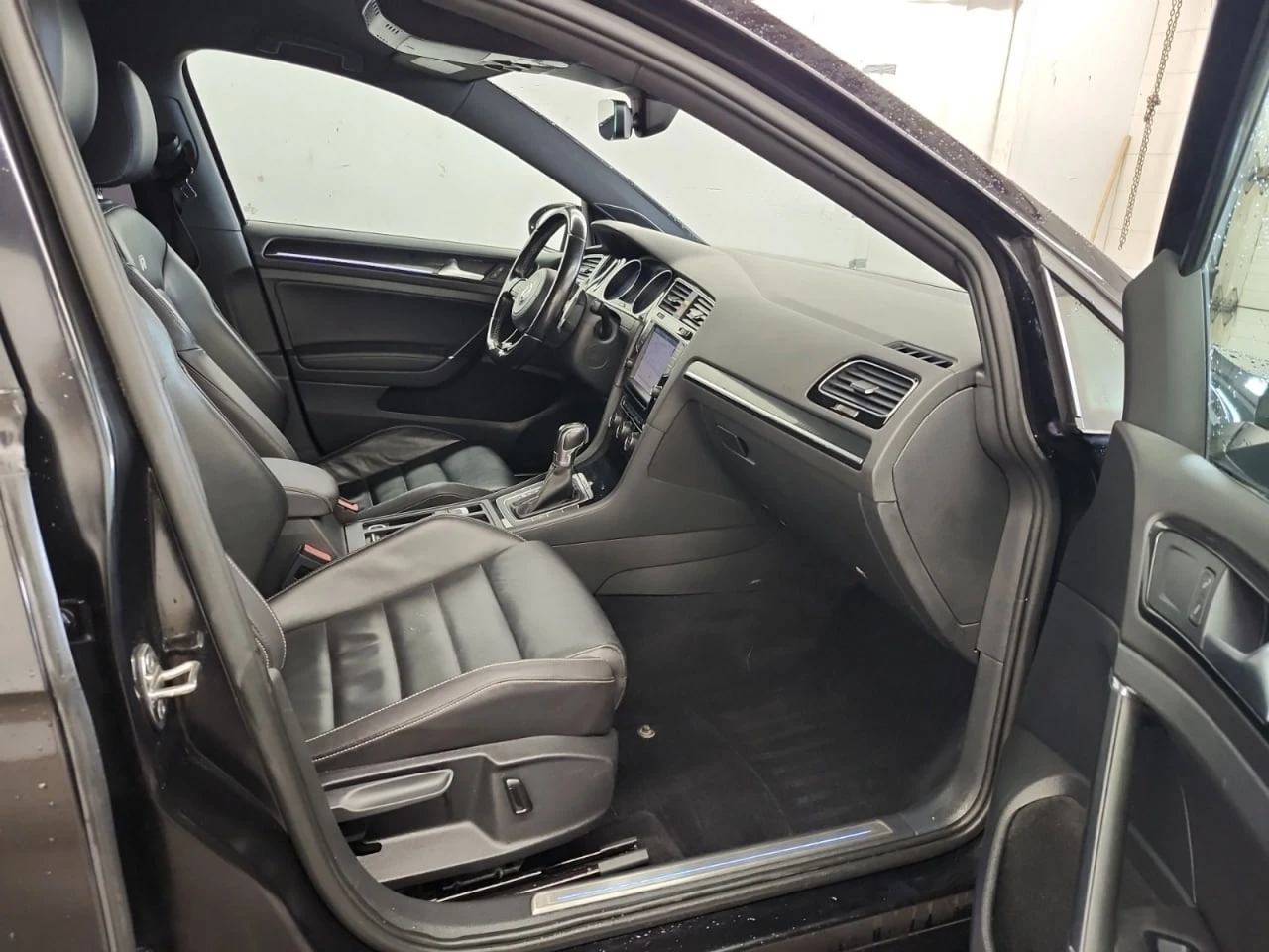 VW Golf *  *    *   *  | Mobile.bg   12