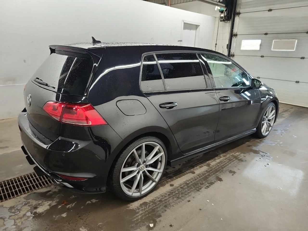 VW Golf * АВТО КРЕДИТ* ЦЕНА ДО БГ * Сервизна история *  - изображение 4